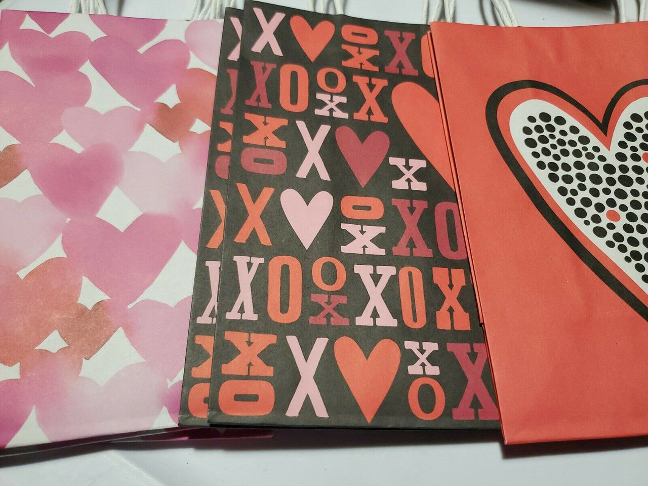 Hallmark Inspirations Allover Pink Heart XOXO  Heart Gift Bags 7 pc Valentines