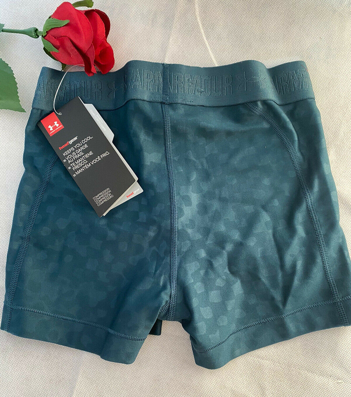 Under  Armour Embossed heatgear shorts Athletic Running Gym XS