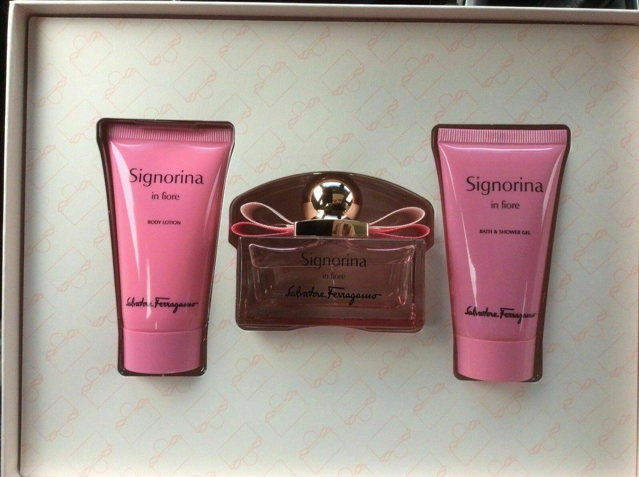 Signorina in fiore Salvatore Ferragamo 3 piece set