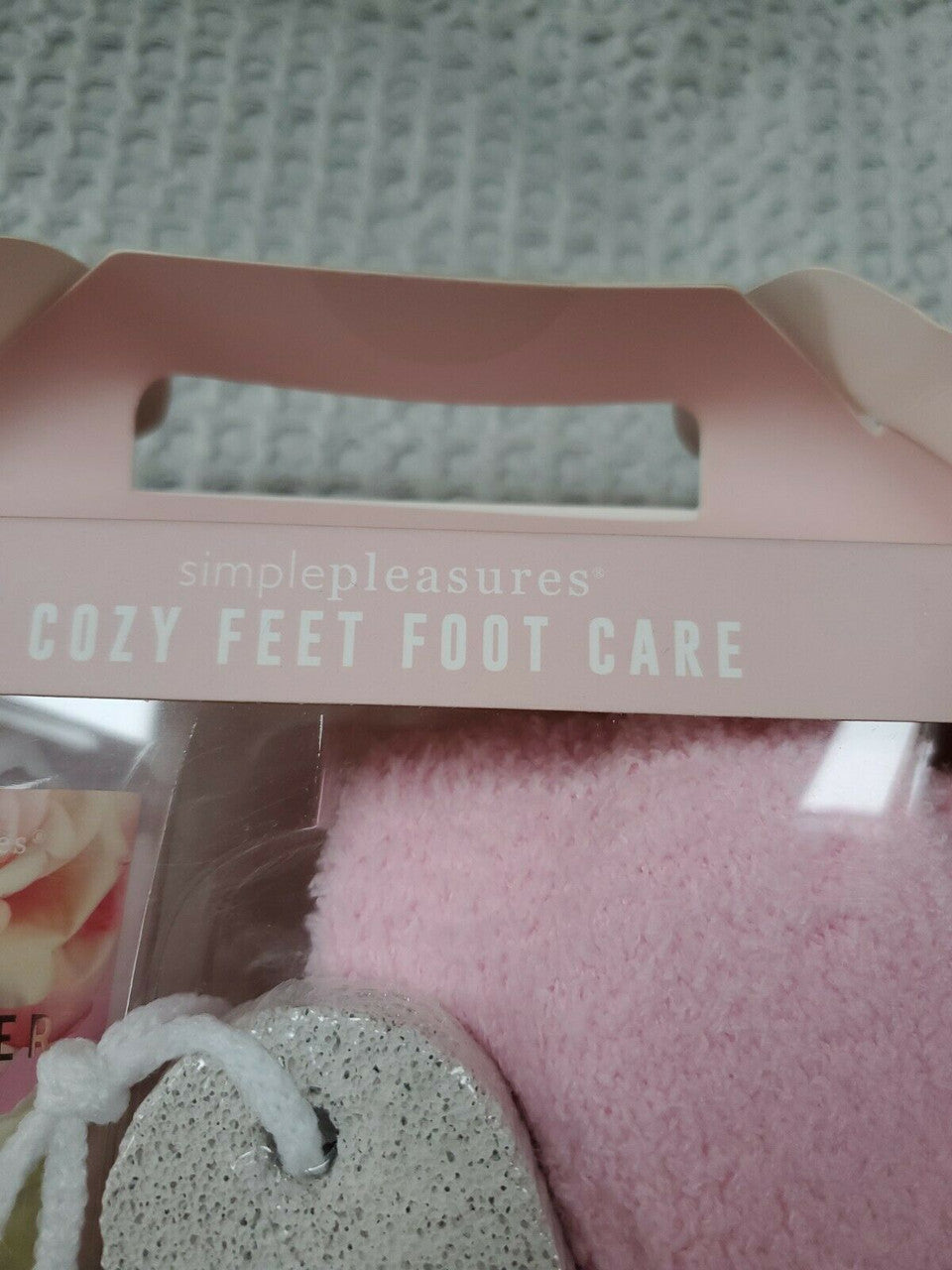 Simple Pleasures Cozy Feet Foot Care  rosewater peony scent cream