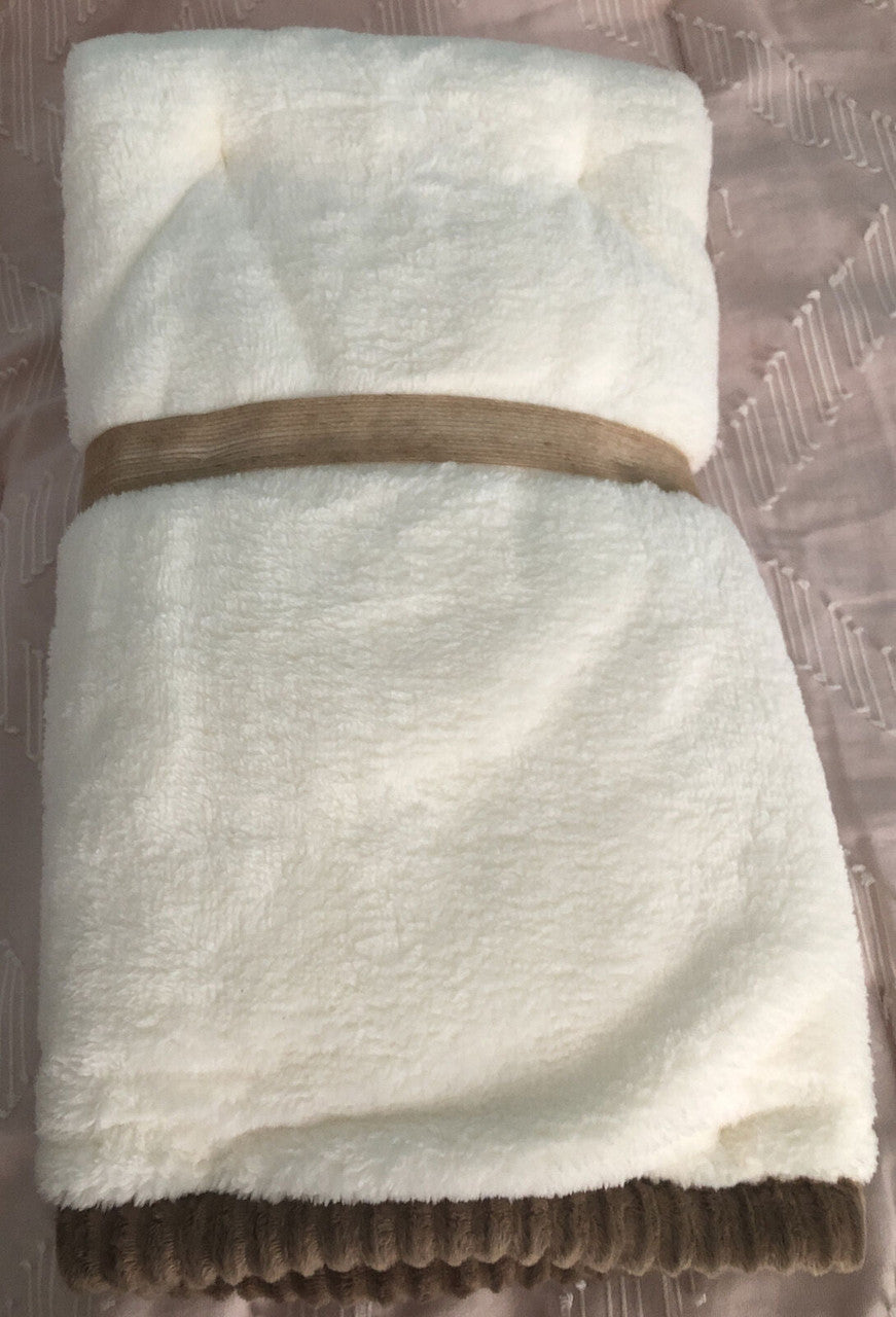 Chick Pea Blanket With Toy Moose Brown