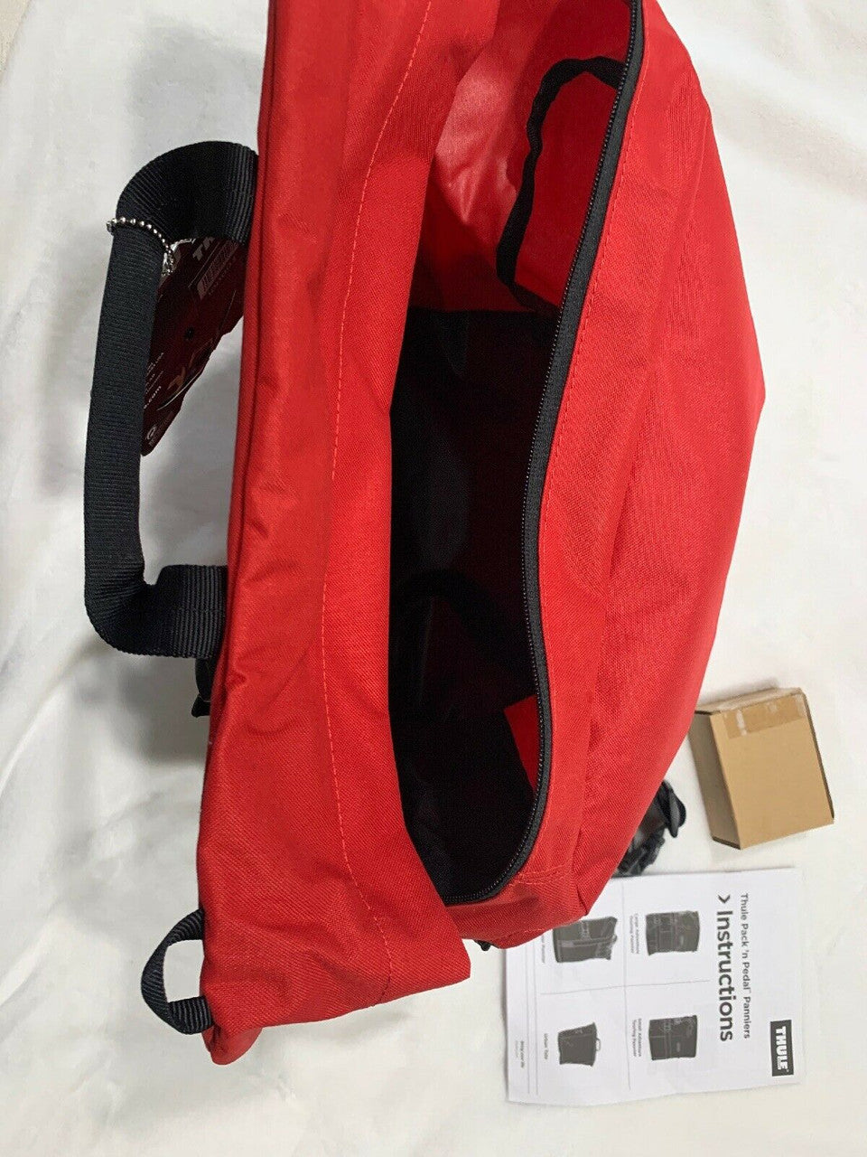 Thule Pack 'n Pedal Urban Tote – Waterproof 26.5L Bike Bag with Tour Rack Bracket & Messenger Strap