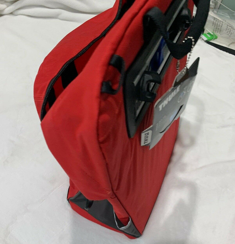 Thule Pack 'n Pedal Urban Tote waterproof bike bag with mounting bracket and strap – 26.5L capacity